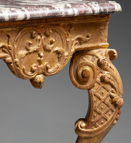 XVIIIe siècle - Importante Console d’époque Régence en bois sculpté et doré