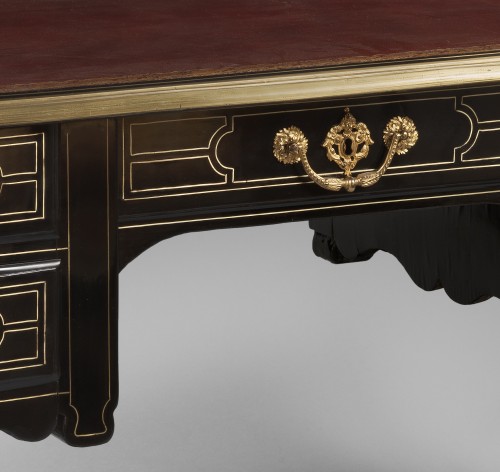 18th century - Small desk in ebony and blackened pearwood