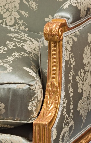 Superbe canapé en bois sculpté et doré Estampille d’Adrien DUPAIN - Galerie Delvaille