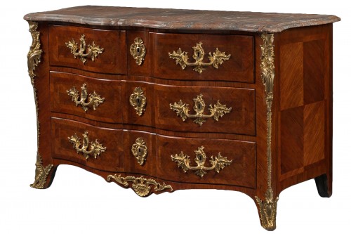 Important Arbalette Chest of Drawers Attributed to François Garnier