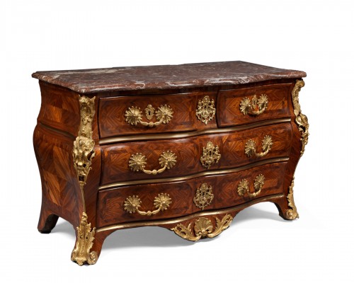 Commode mouvementée signée François Garnier