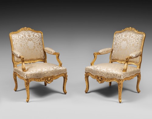 Quatre Fauteuils d’Apparat en bois sculpté et doré, Ile de France circa 1720 - Sièges Style Régence