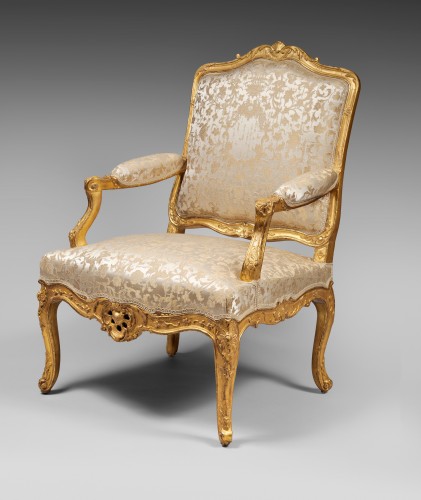 18th century - Four carved and gilded armchairs, Ile de France circa 1720