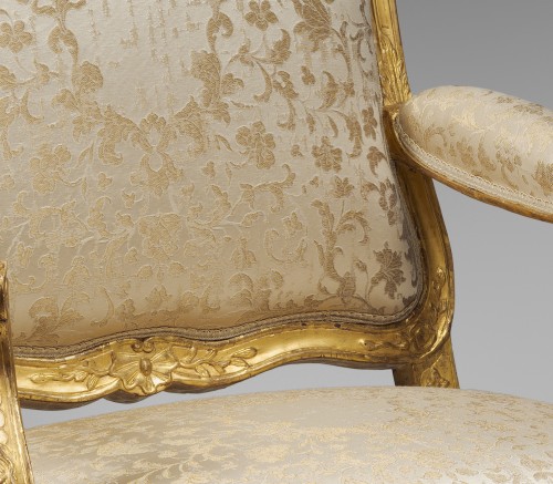Four carved and gilded armchairs, Ile de France circa 1720 - French Regence