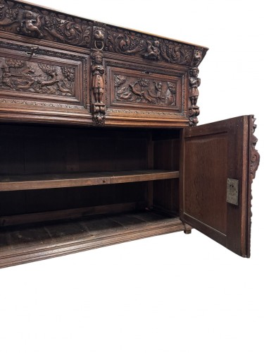 Buffet brugeois du XVIIe siècle richement sculpté - Mobilier Style 