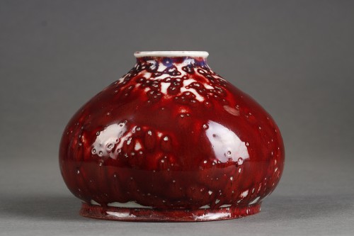 Small porcelain vase with flamed and crimped copper glaze  - Porcelain & Faience Style Art nouveau