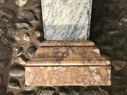 Antiquités - Paire de gaines en marbre de couleur