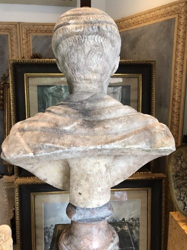 Louis XV - Buste en marbre à l’antique