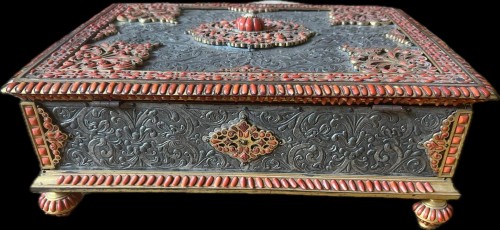 Antiquités - Coffret en corail, argent et bronze doré