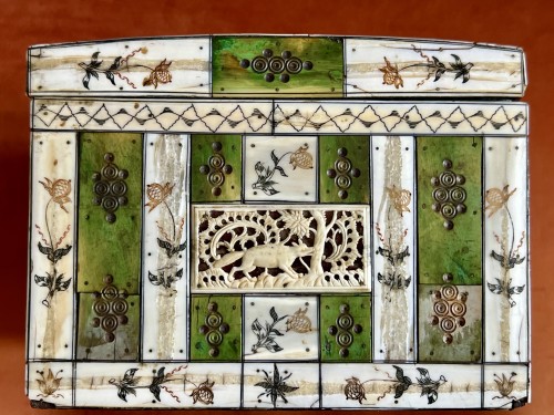 Coffret Russe à l’éléphant en ivoire de morse du XVIII siècle - Louis XV