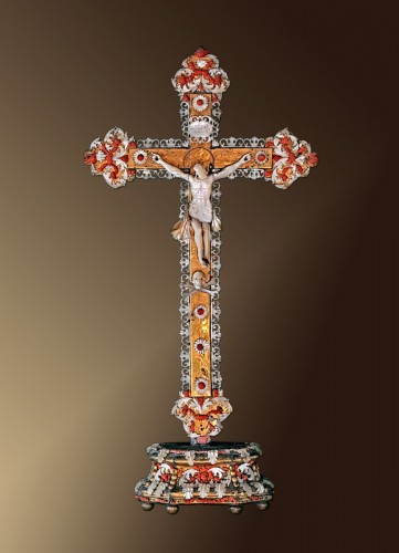 Christ en corail et nacre - Art sacré, objets religieux Style Louis XIV