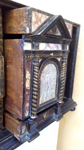 Antiquités - Venetian cabinet