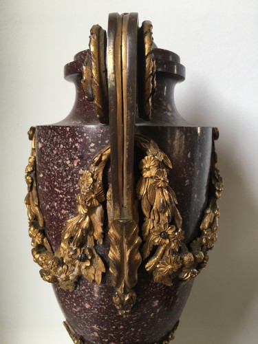 Objet de décoration Cassolettes, coupe et vase - Vase Urne en porphyre, Italie fin du XVIIIe siècle