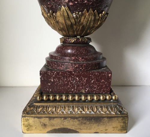 18th century - Porphyre vase 