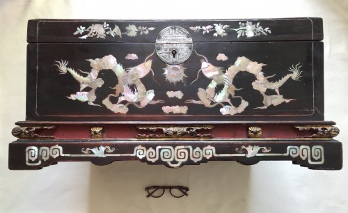Asian Works of Art  - Vietnamien casket 