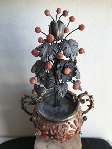 Decorative Objects  - Trapani vase With coral, bronze and silver bouquet 