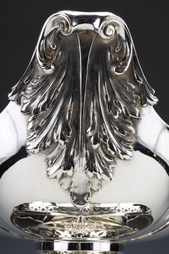 Antiquités - Solid silver centerpiece on its frame Germany late 19th century