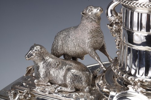 silverware & tableware  -  Christofle - Important Centerpiece in Sterling Silver 19th Century