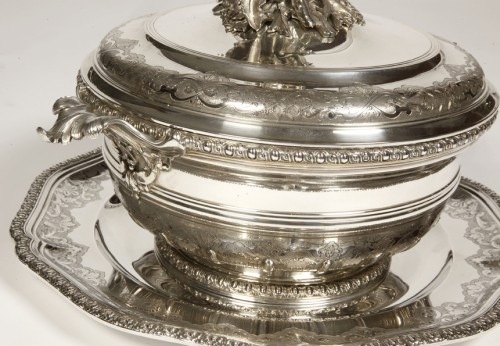 Antique Silver  - Puiforcat - Soup tureen on its display stand in solid silver XIXe 