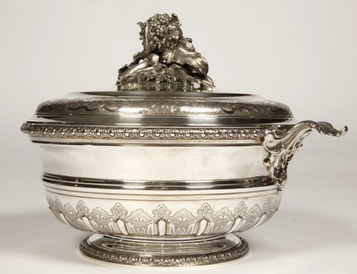 19th century - Puiforcat - Soup tureen on its display stand in solid silver XIXe 