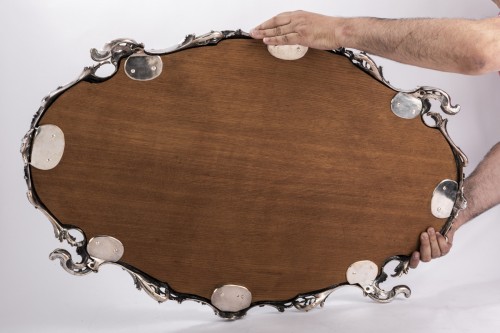 Antiquités - Surtout de table à fond de miroir sur un parquet en bois, fin 19e