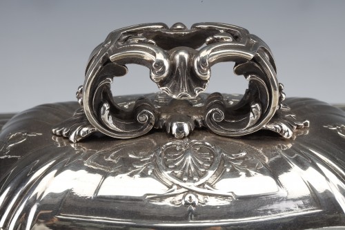 XIXe siècle - Puiforcat - Légumier couvert sur son plat de présentation en argent XIXe