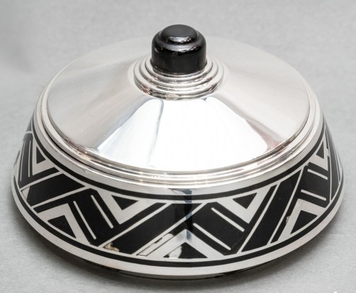 20th century - R.Linzeler - Box in solid silver and black enamel Circa 1930