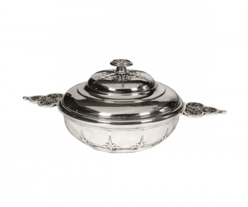 Cardeilhac - Covered vegetable dish in solid silver mascaron 19th