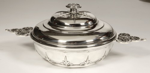 19th century - Cardeilhac - Covered vegetable dish in solid silver mascaron 19th