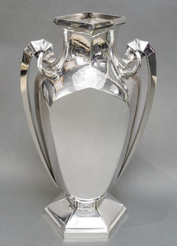 XXe siècle - Boulenger – Vase en argent massif Art Déco circa 1925/1930