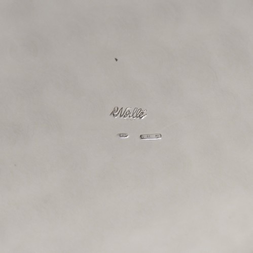 XXe siècle - R. Nolle – Pichet couvert en argent martelé