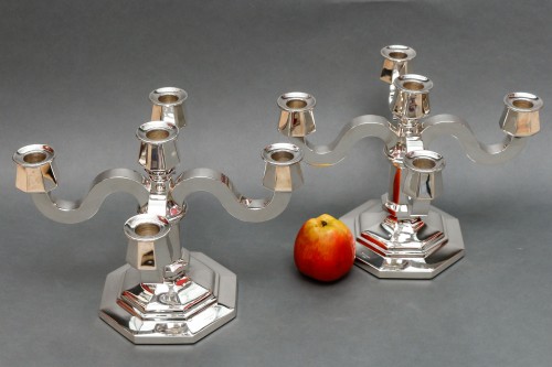 Antiquités - Paire de candélabres bas en argent massif vers 1950
