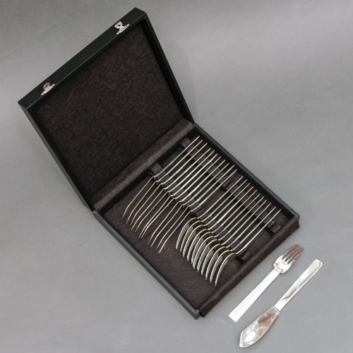 Lapparra – Coffret de 12 couverts à poisson en argent époque Art déco - Argenterie et Orfèvrerie Style Art Déco