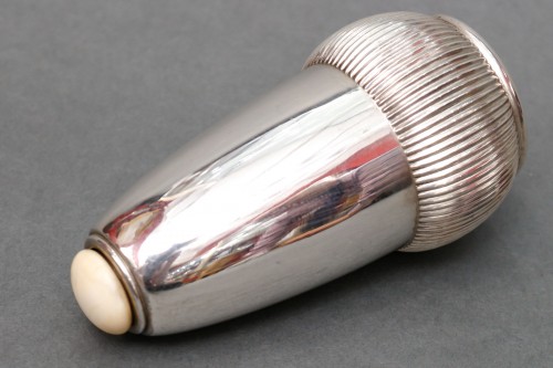 Cardeilhac – Saupoudroir en argent massif d'époque Art déco vers 1930 - Emmanuel Redon Silver Fine Art