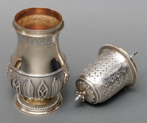 Antiquités - A.AUCOC – Solid silver sprinkler circa 1880