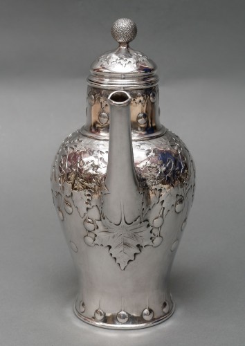 Argenterie et Orfèvrerie  - CHRISTOFLE – Verseuse en argent massif époque Art nouveau
