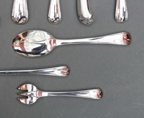 Argenterie et Orfèvrerie  - Puiforcat -  Ménagère de 188 pièces en argent modèle "Mazarin" époque 1930