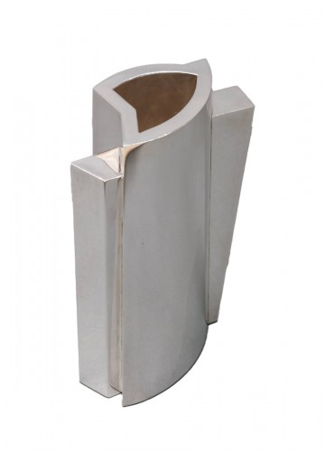 Garrido -Vase constructiviste en argent massif