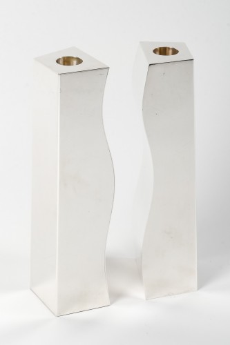 Antiquités - D. Garrido - Pair of 20th century constructivism solid silver candlesticks