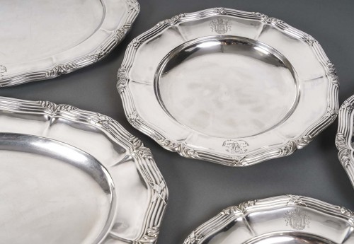 19th century - Gustave ODIOT – Set of ten dishes in solid silver 19th century