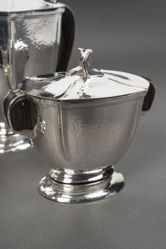 19th century - Bloch Eschwege - Designer Muller Art Deco Tea Coffee Set in Hammered Silver