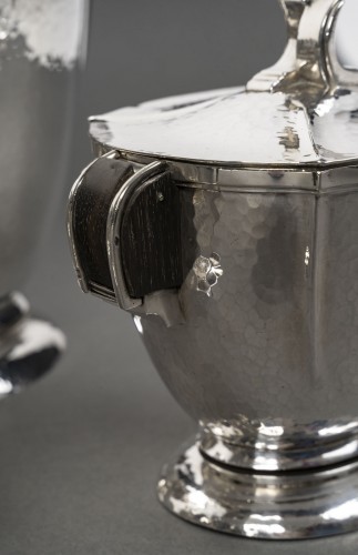 Art Déco - Bloch Eschwege - Designer Muller Art Deco Tea Coffee Set in Hammered Silver
