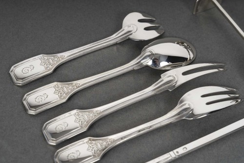 Argenterie et Arts de la table  - jean tetard - menagere en argent massif199 pieces - epoque 1930