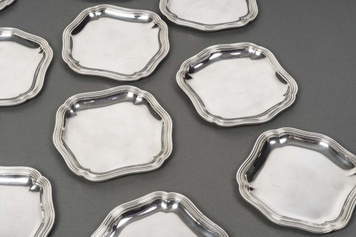 silverware & tableware  - Bloch Eschwege - 12 solid silver platters XXth century