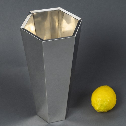 Tiffany &amp; Co - 20th Century Modernist Silver Vase with Canted Corners - silverware & tableware Style Art Déco