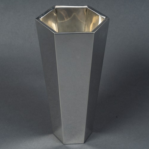 Antiquités - Tiffany &amp; Co - 20th Century Modernist Silver Vase with Canted Corners