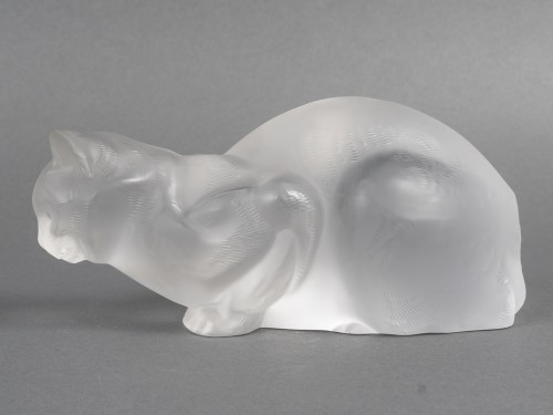 Lalique - Reclining Cat in Crystal Signed Lalique France - 