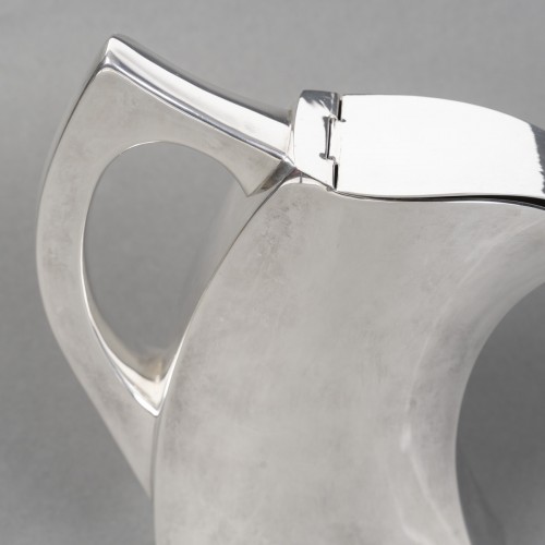 Pierre Cardin – Verseuse couverte en argent massif Milan circa 1970 - Argenterie et Arts de la table Style Années 50-60