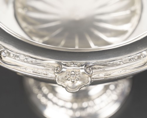 Antiquités - Gustave ODIOT – 19th Century Neoclassical Solid Silver Centerpiece