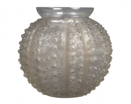 LALIQUE – “Oursins” Vase, 1935